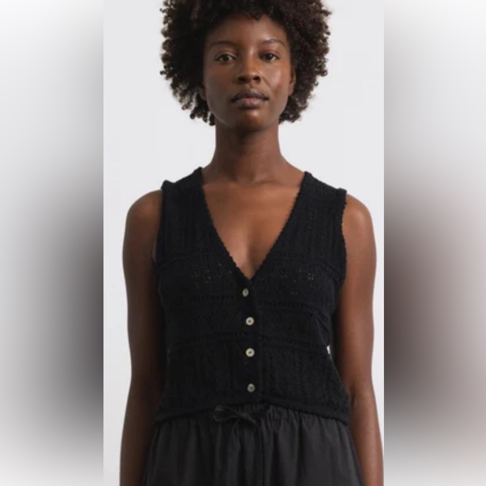 OZMA Black Sleeveless Top